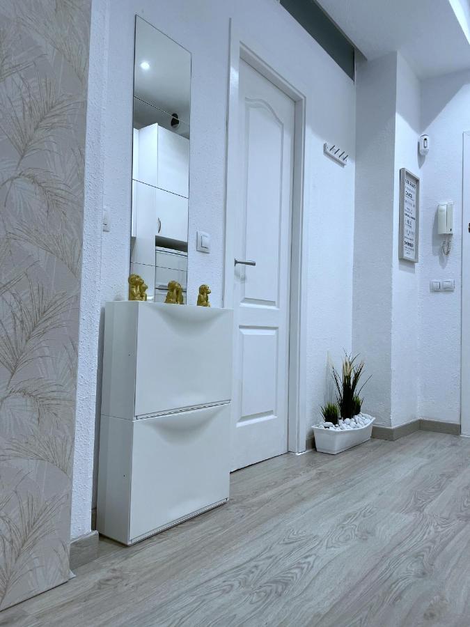 Precioso Apartamento Cerca De La Playa. Apartment Беналмадена Екстериор снимка